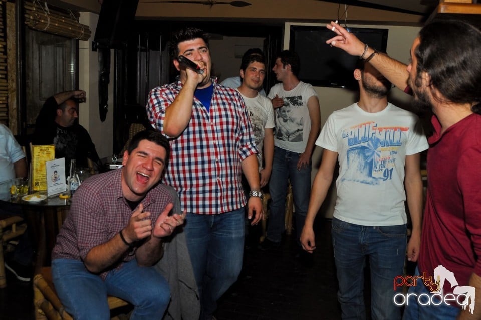 Seară cu karaoke în Zulu Caffe, Zulu Caffe