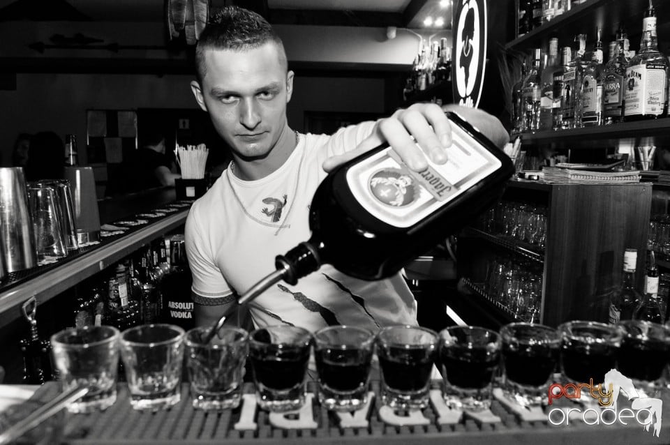 Seară cu karaoke în Zulu Caffe, Zulu Caffe