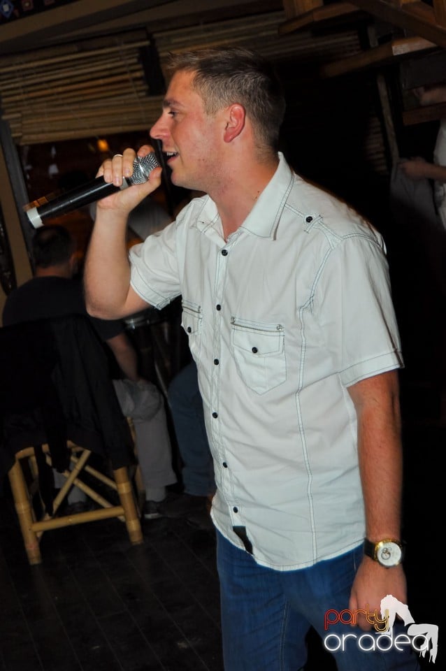 Seară cu karaoke în Zulu Caffe, Zulu Caffe