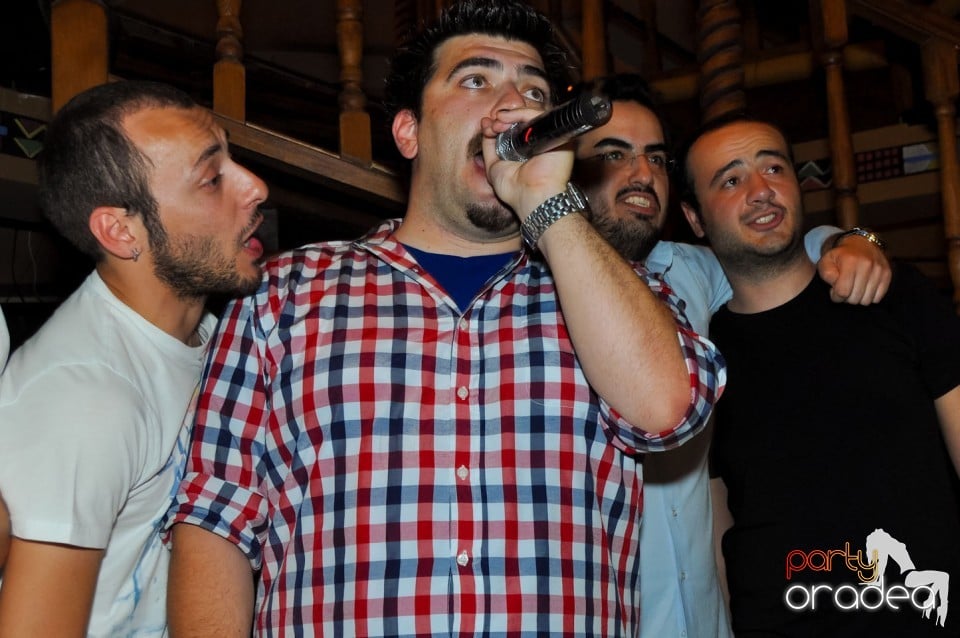 Seară cu karaoke în Zulu Caffe, Zulu Caffe