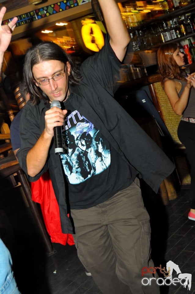 Seară cu karaoke în Zulu Caffe, Zulu Caffe