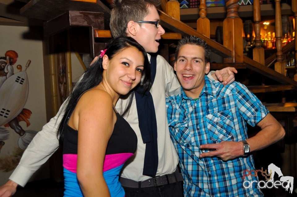 Seară cu karaoke în Zulu Caffe, Zulu Caffe