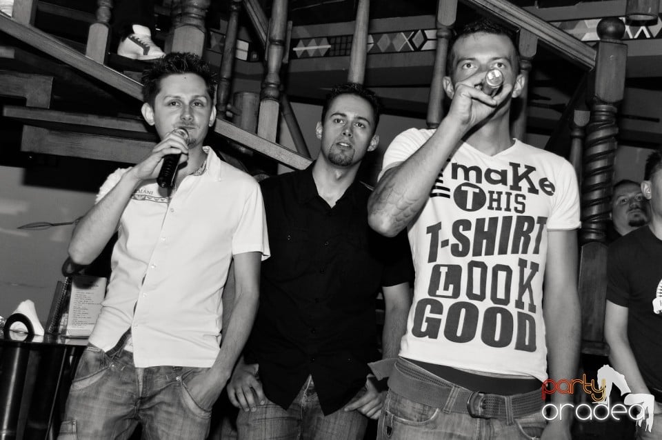 Seară cu karaoke în Zulu Caffe, Zulu Caffe