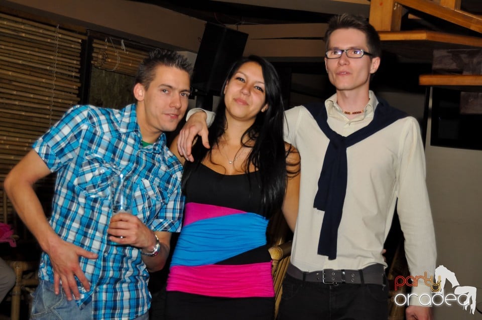 Seară cu karaoke în Zulu Caffe, Zulu Caffe