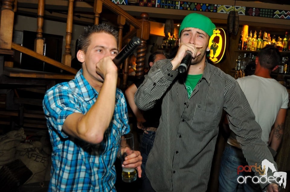 Seară cu karaoke în Zulu Caffe, Zulu Caffe