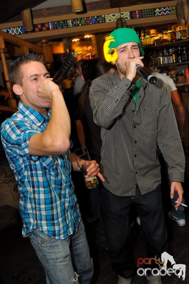 Seară cu karaoke în Zulu Caffe, Zulu Caffe