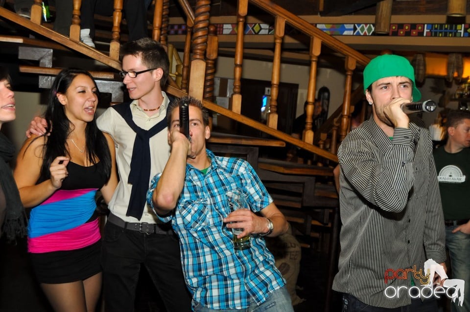 Seară cu karaoke în Zulu Caffe, Zulu Caffe