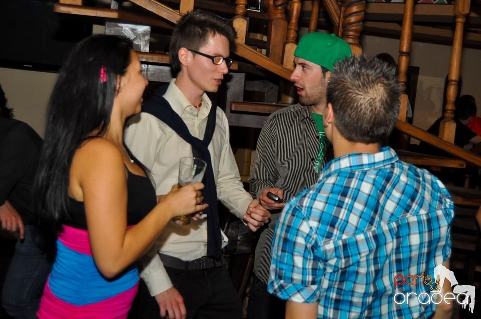 Seară cu karaoke în Zulu Caffe, Zulu Caffe