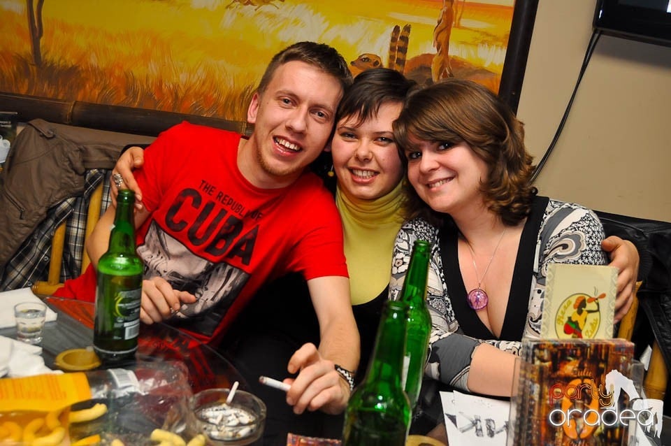 Seară cu karaoke în Zulu Caffe, Zulu Caffe