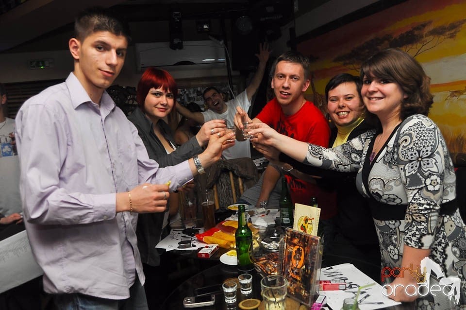 Seară cu karaoke în Zulu Caffe, Zulu Caffe