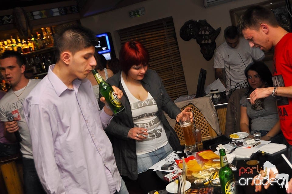 Seară cu karaoke în Zulu Caffe, Zulu Caffe