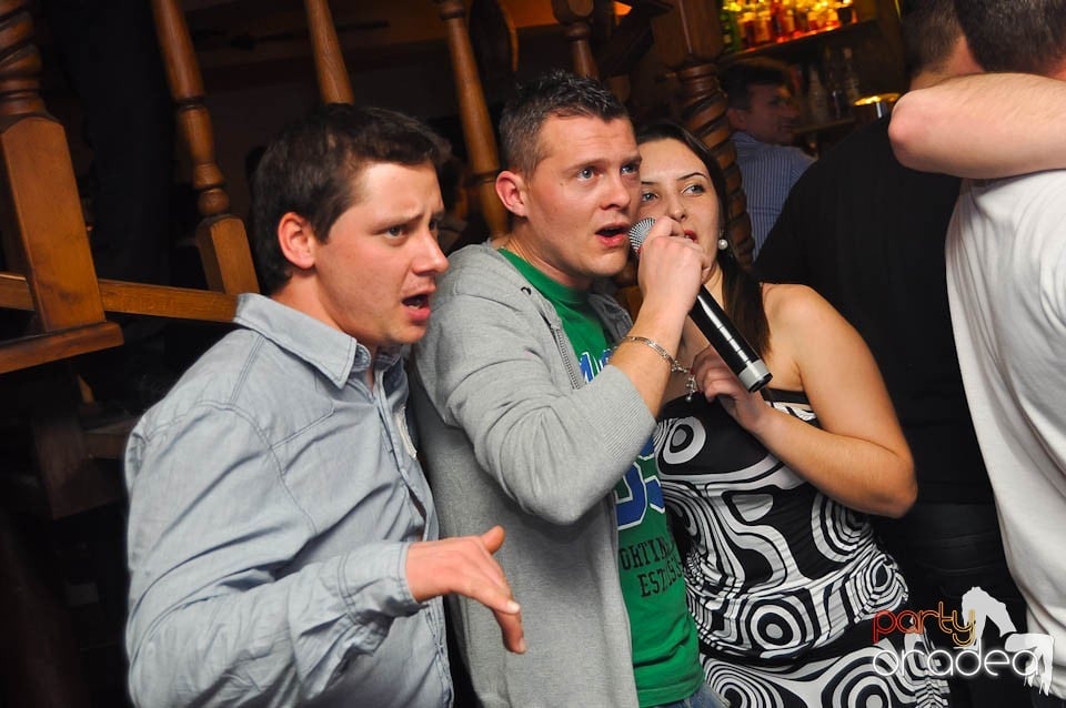 Seară cu karaoke în Zulu Caffe, Zulu Caffe