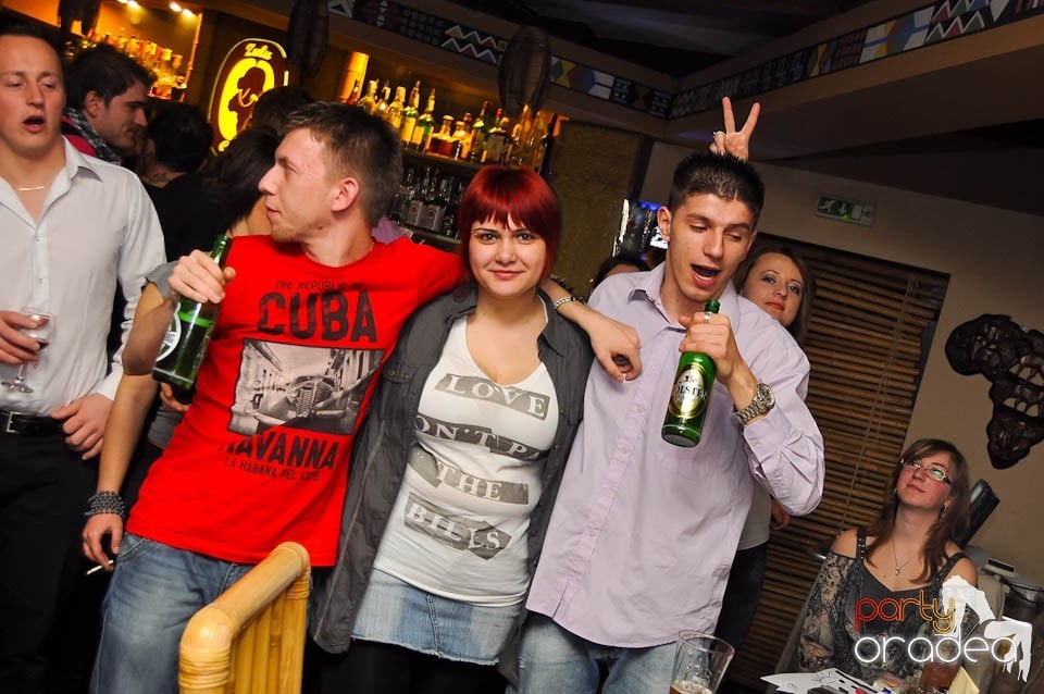 Seară cu karaoke în Zulu Caffe, Zulu Caffe