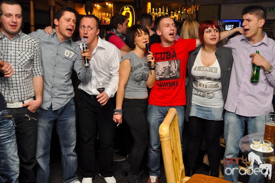 Seară cu karaoke în Zulu Caffe, Zulu Caffe