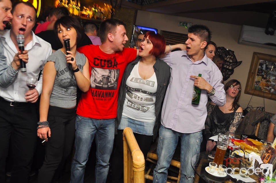 Seară cu karaoke în Zulu Caffe, Zulu Caffe