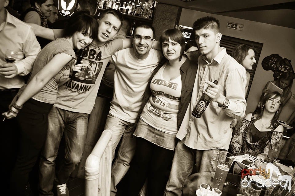 Seară cu karaoke în Zulu Caffe, Zulu Caffe