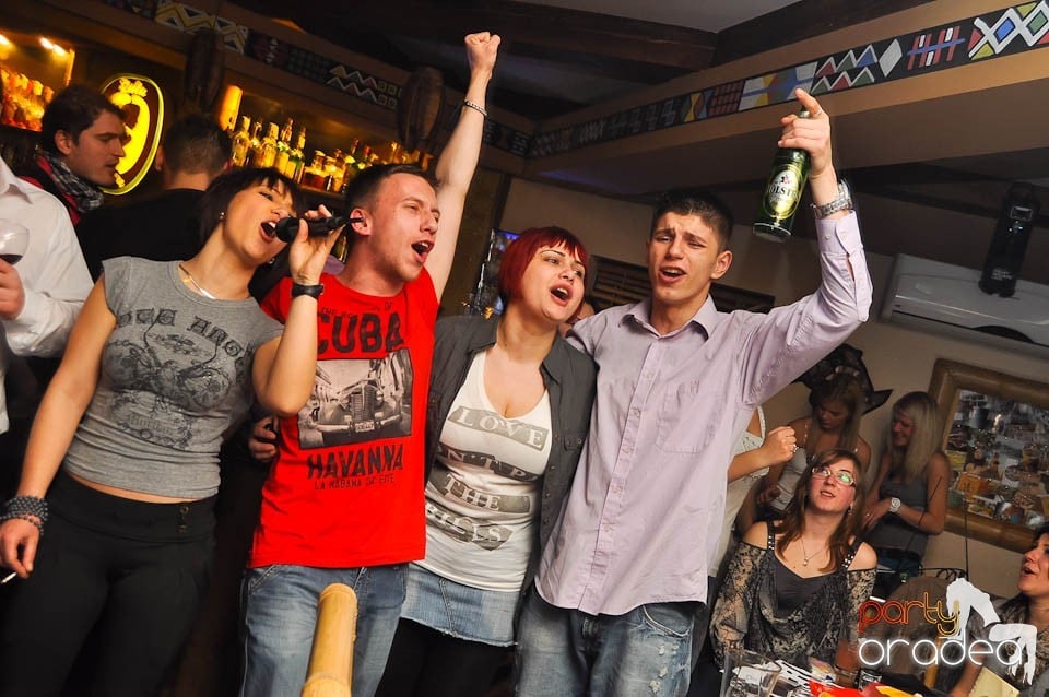 Seară cu karaoke în Zulu Caffe, Zulu Caffe
