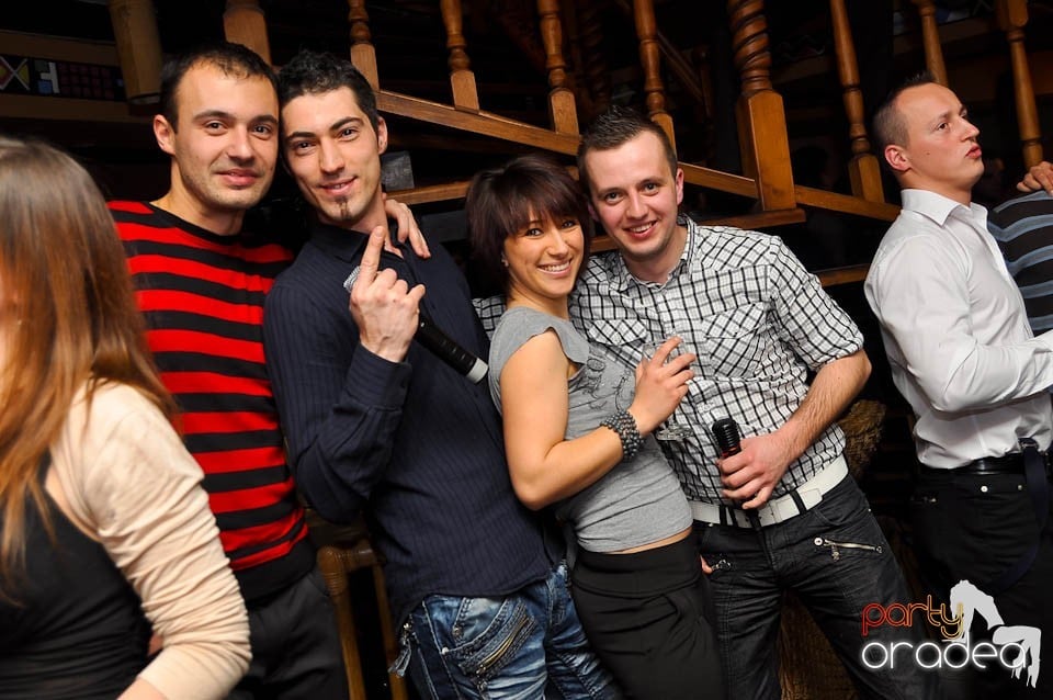 Seară cu karaoke în Zulu Caffe, Zulu Caffe