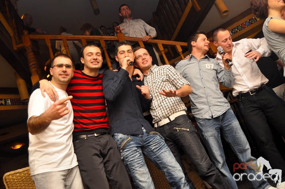 Seară cu karaoke în Zulu Caffe, Zulu Caffe