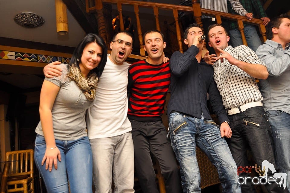 Seară cu karaoke în Zulu Caffe, Zulu Caffe