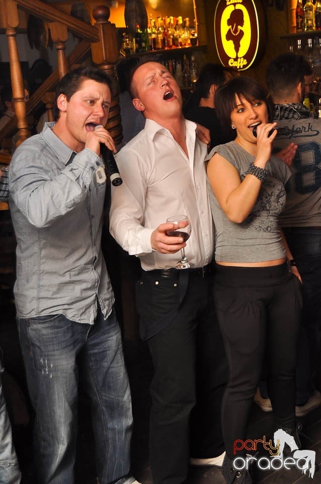 Seară cu karaoke în Zulu Caffe, Zulu Caffe