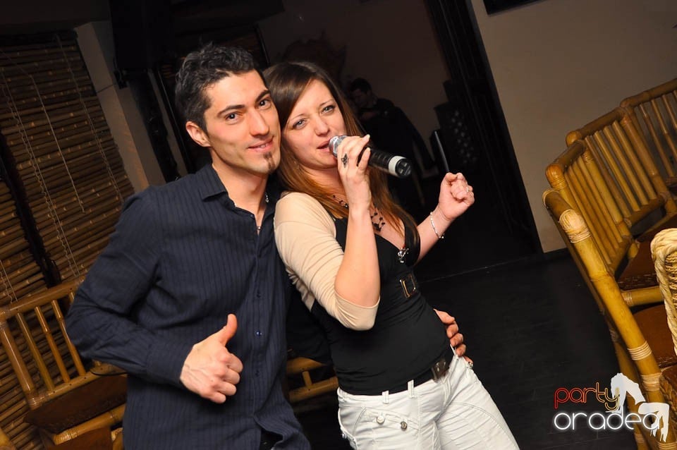 Seară cu karaoke în Zulu Caffe, Zulu Caffe