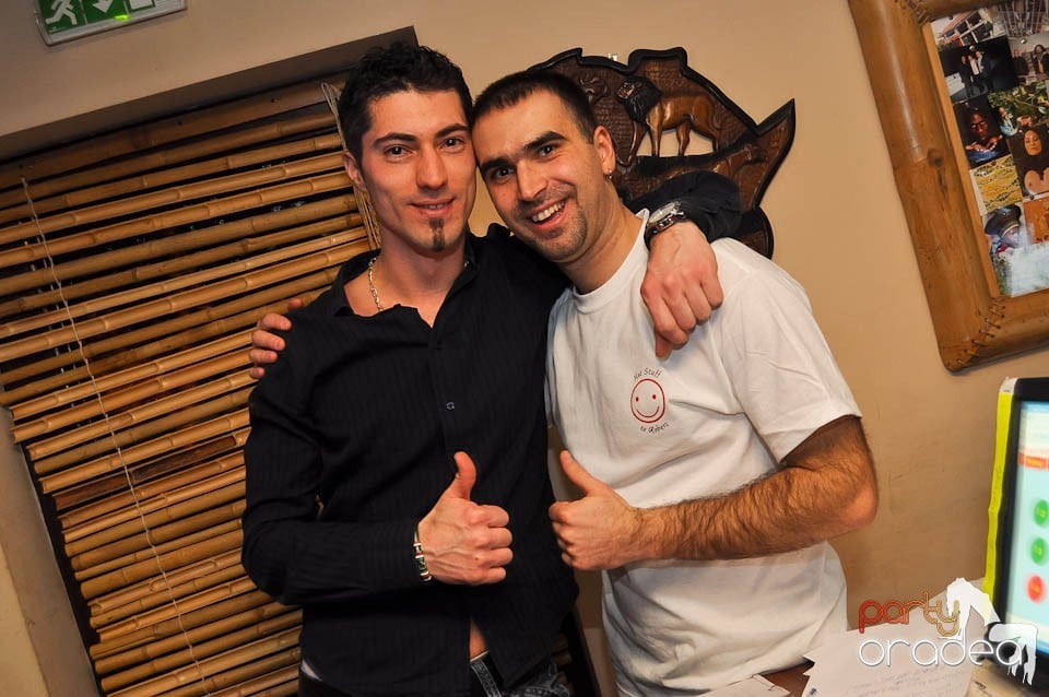 Seară cu karaoke în Zulu Caffe, Zulu Caffe