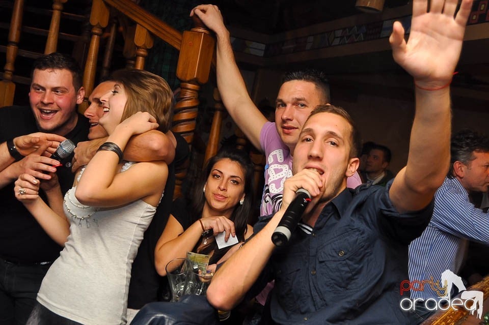 Seară cu karaoke în Zulu Caffe, Zulu Caffe