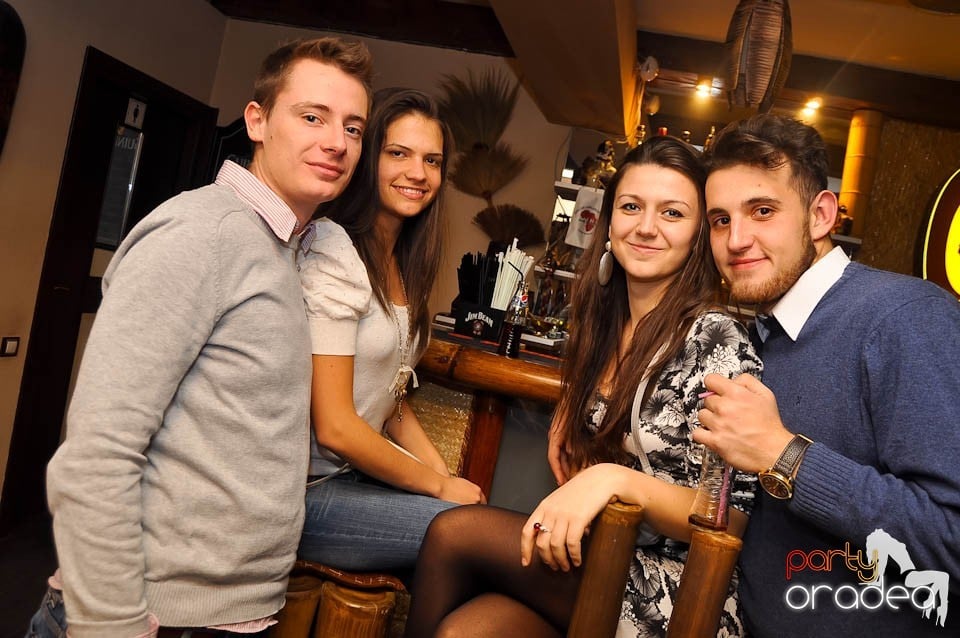 Seară cu karaoke în Zulu Caffe, Zulu Caffe