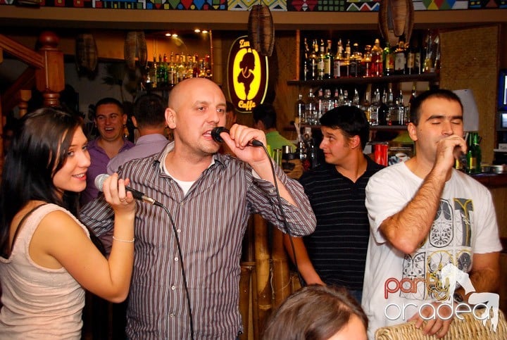 Seară cu karaoke în Zulu, Zulu Caffe