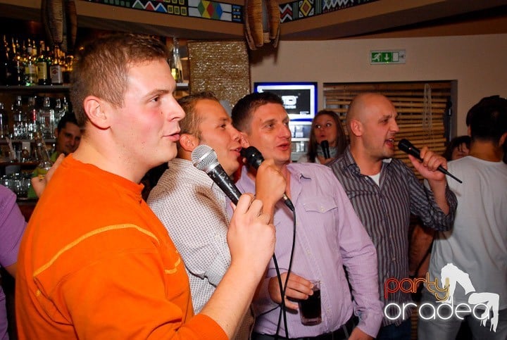 Seară cu karaoke în Zulu, Zulu Caffe