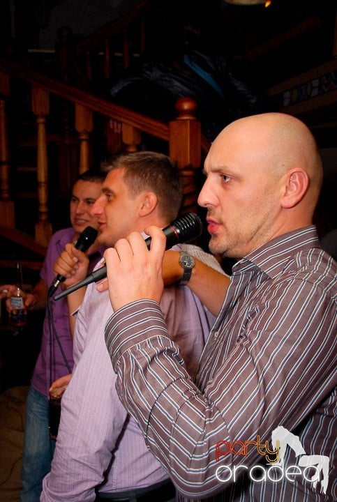 Seară cu karaoke în Zulu, Zulu Caffe