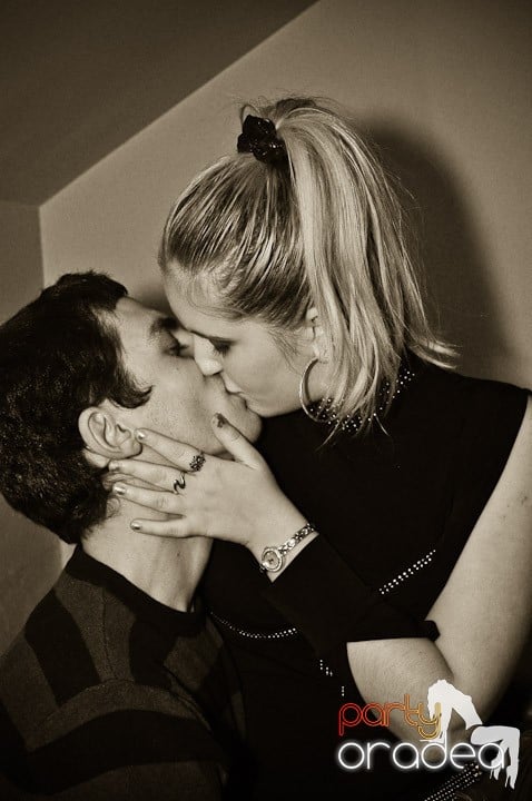 Seară cu karaoke în Zulu, Zulu Caffe