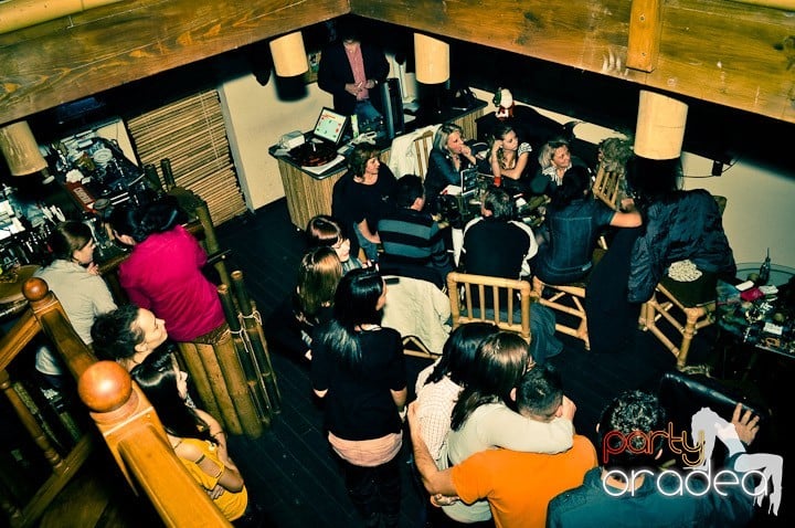 Seară cu karaoke în Zulu, Zulu Caffe