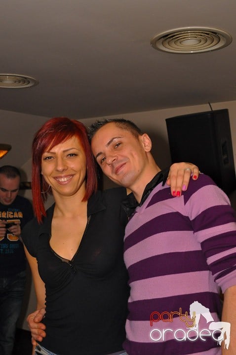 Seară cu karaoke în Zulu, Zulu Caffe