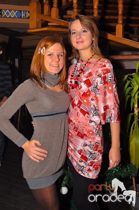 Seară cu karaoke în Zulu, Zulu Caffe