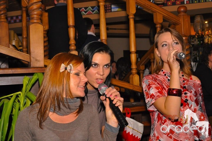 Seară cu karaoke în Zulu, Zulu Caffe