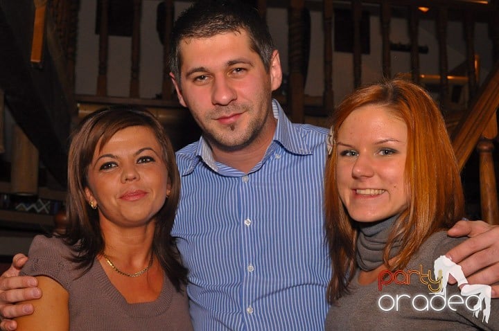 Seară cu karaoke în Zulu, Zulu Caffe