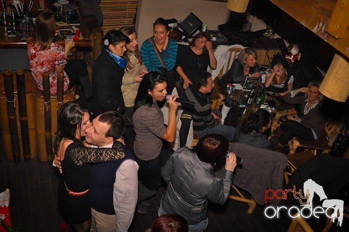 Seară cu karaoke în Zulu, Zulu Caffe