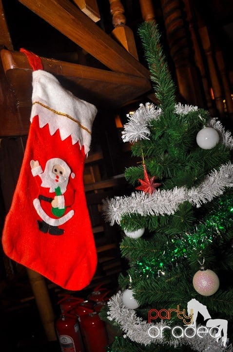 Seară cu karaoke în Zulu, Zulu Caffe