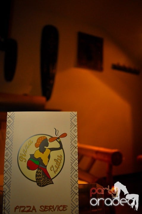 Seară cu karaoke în Zulu, Zulu Caffe