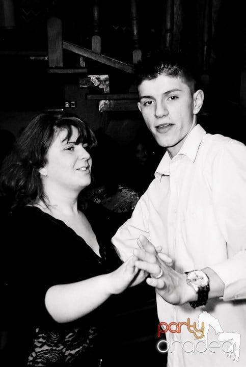 Seară cu karaoke în Zulu, Zulu Caffe