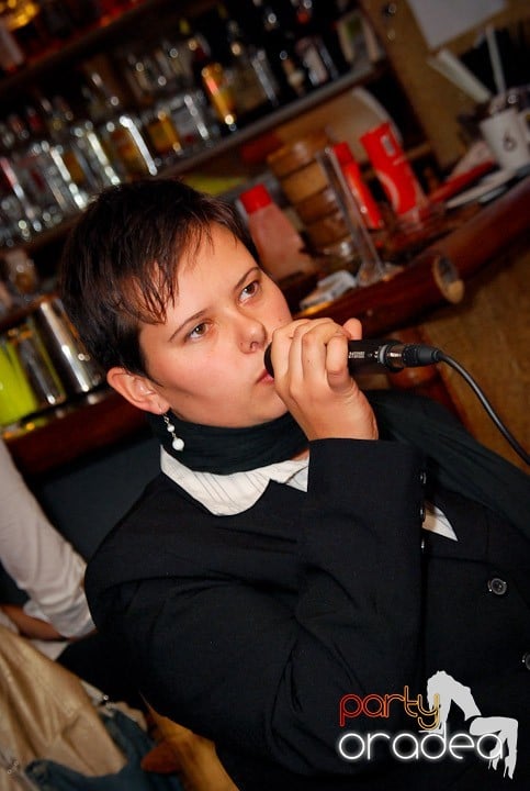 Seară cu karaoke în Zulu, Zulu Caffe