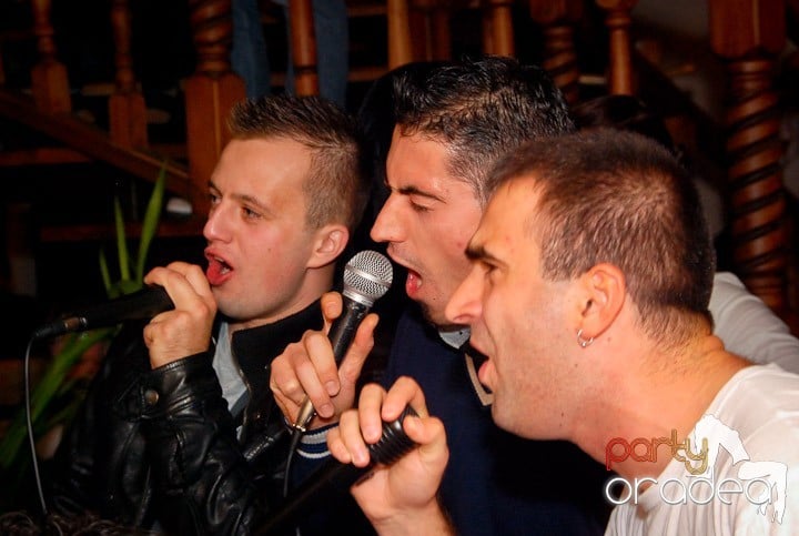 Seară cu karaoke în Zulu, Zulu Caffe