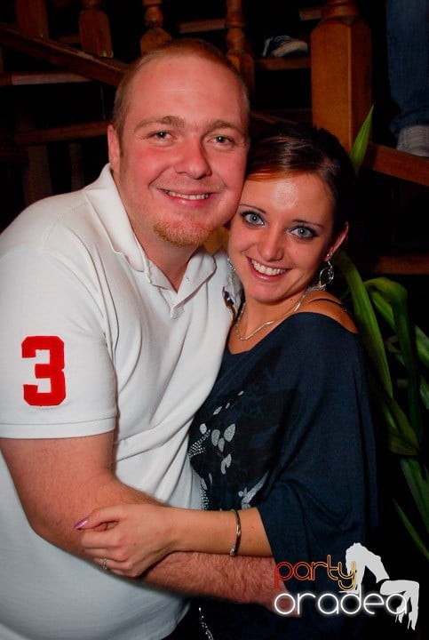 Seară cu karaoke în Zulu, Zulu Caffe