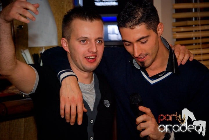 Seară cu karaoke în Zulu, Zulu Caffe