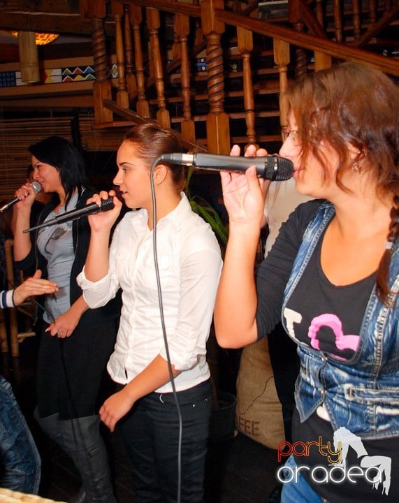 Seară cu karaoke în Zulu, Zulu Caffe