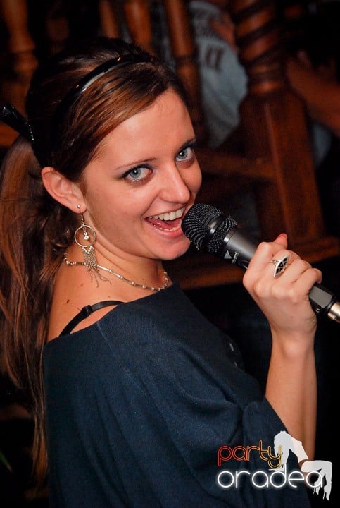 Seară cu karaoke în Zulu, Zulu Caffe