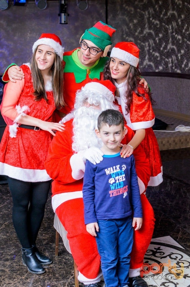 Seara de Crăciun la Hotel Internaţional, Hotel Internaţional