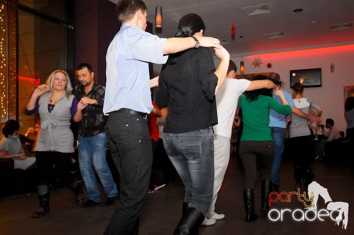 Seară de dans în Blondy's Art Café, 